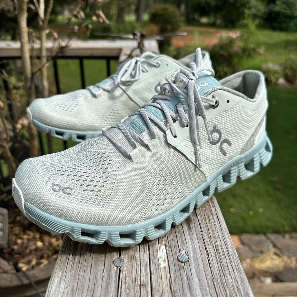 On Cloud Running Shoes Aloe/Surf